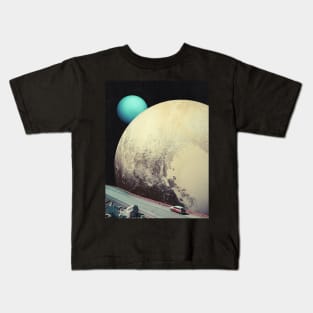 Old Friend Pluto - Space Aesthetic, Retro Futurism, Sci Fi Kids T-Shirt